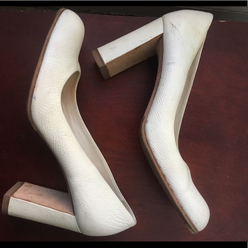 Jill Sander round-toe pump. 4-inch block heels.